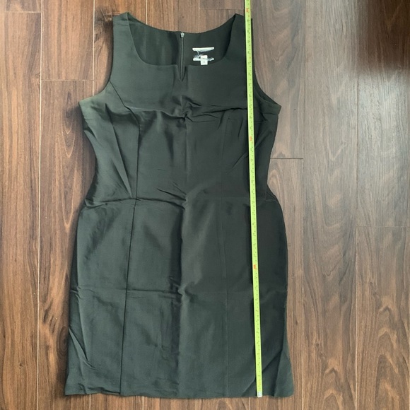 Dress - Picture 5 of 5